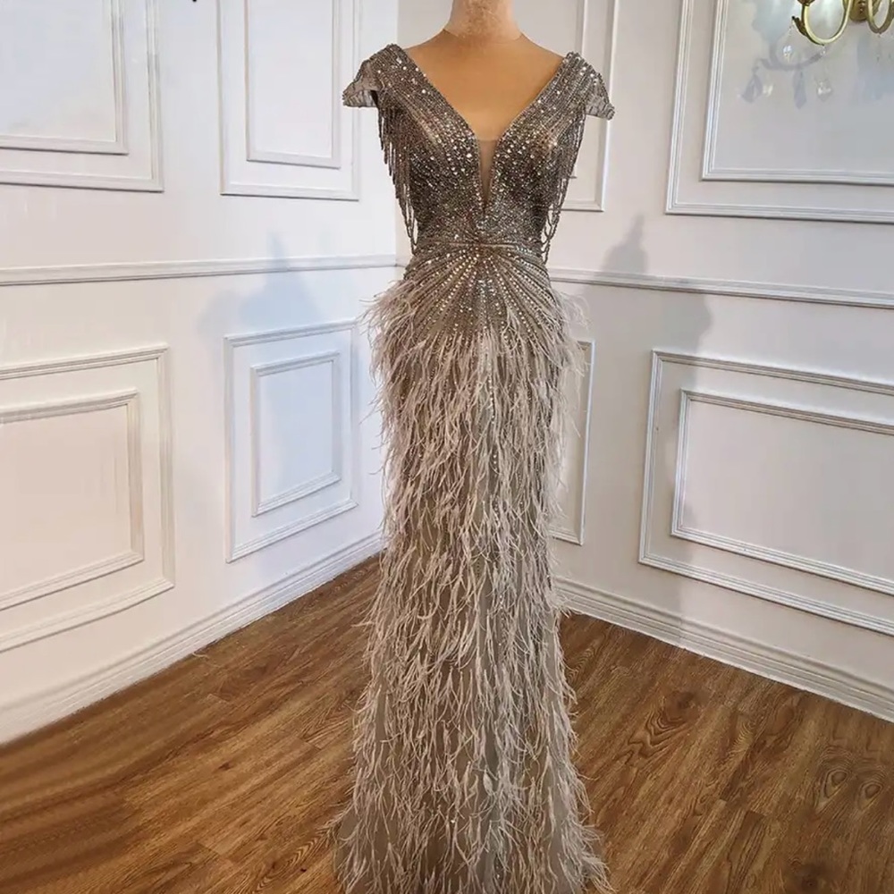 Size 12 Elegant Feathers Beaded Luxury Evening Gown 2023 (Brand New Never Worn)